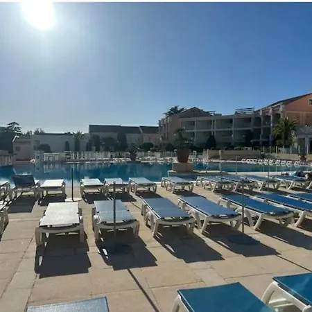Vue Piscine Parking Tennis 4 Personnes Cannes
