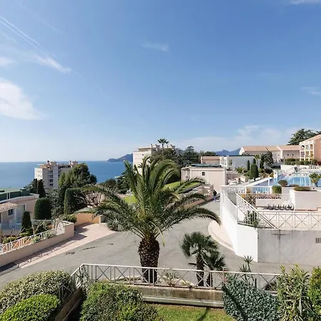 Vue Piscine Parking Tennis 4 Personnes Cannes